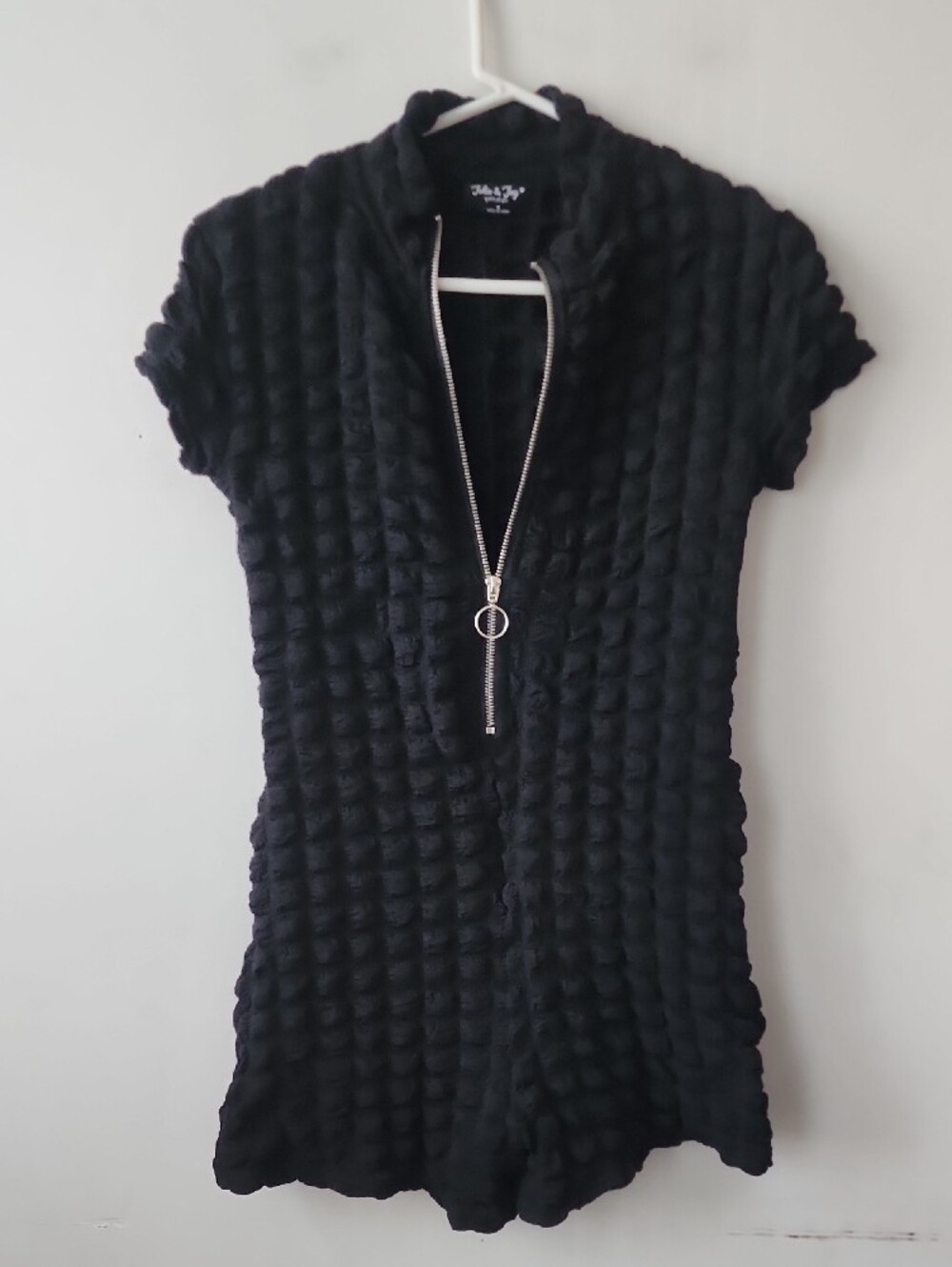 Black Textured Short-Sleeve Romper with Zip Front. New Without Tag - Picture 5 of 12